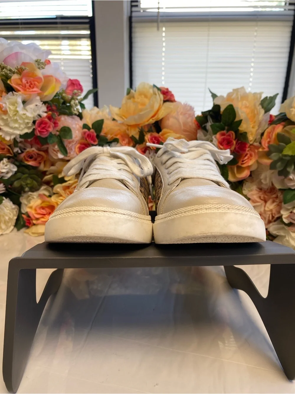 art class™ Leopard Star Court Sneakers White Girls Size 5